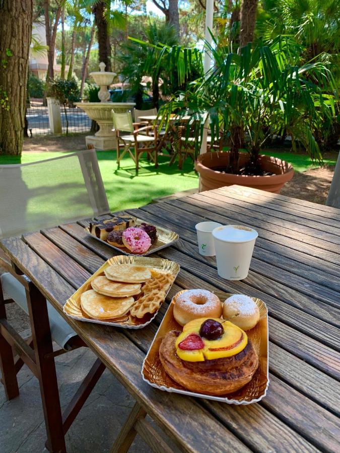 G&D Hotel Deanna Pool&Brunch Милано Мартима Екстериор снимка